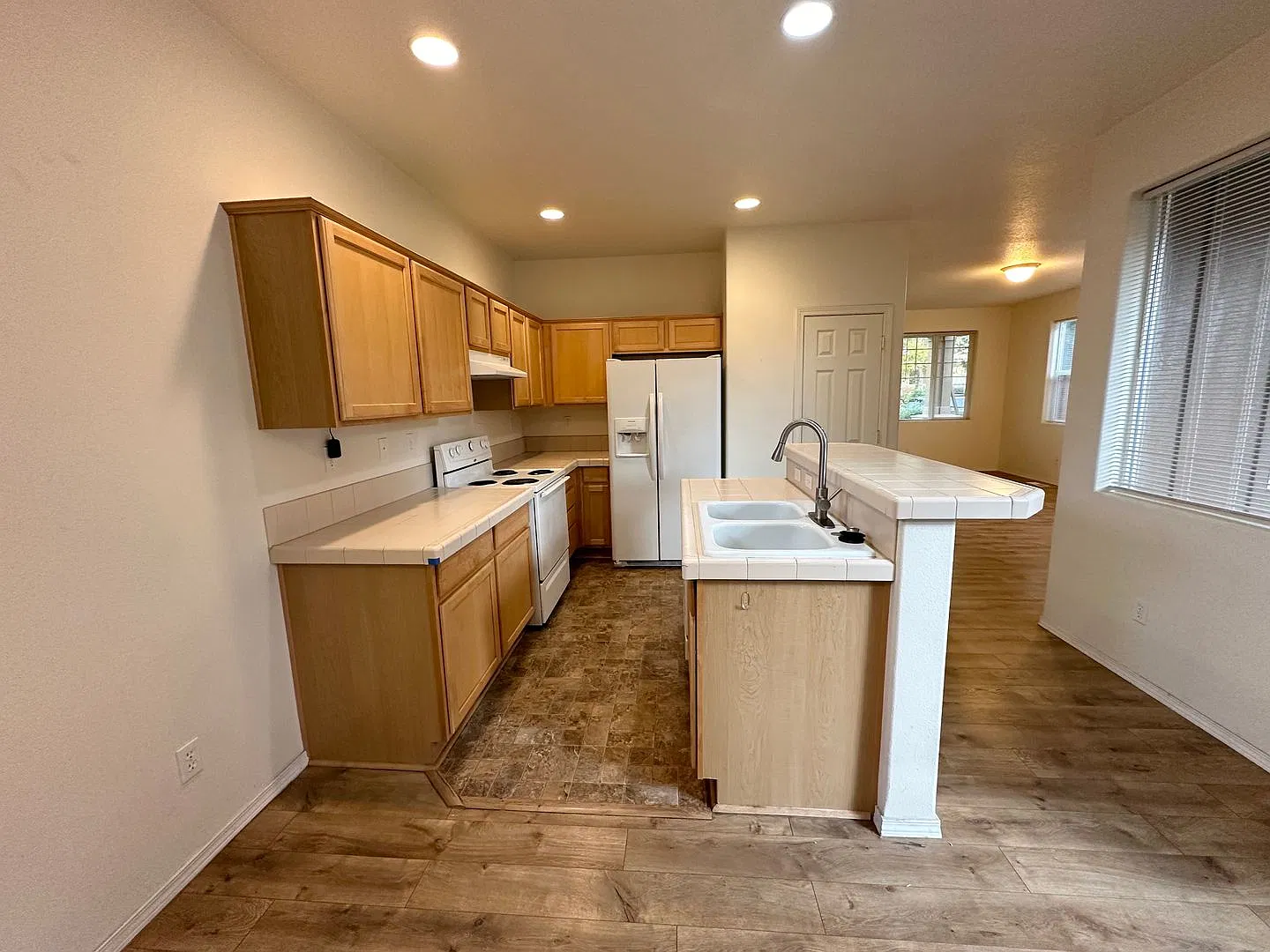 3 Bedroom Hillsboro Home in Brookwood Crossing! — Photo 4