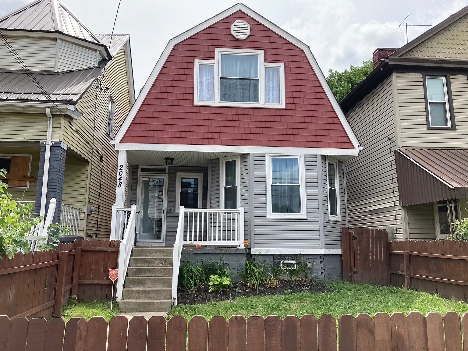 3 bed, 1.5 bath, 1563 sqft, $1,650 — Photo 1