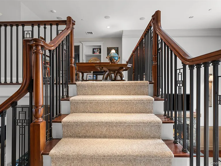 1 Augusta Ct — Photo 26
