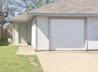 2718 James Rd, Granbury, TX 76049