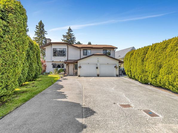 13211 66a Ave, Surrey, BC V3W 8E3