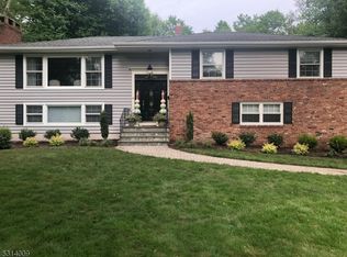 44 Cambridge Dr, Berkeley Heights, NJ 07922