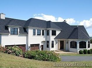 400 Vanderbilt Ln, Portsmouth, RI 02871