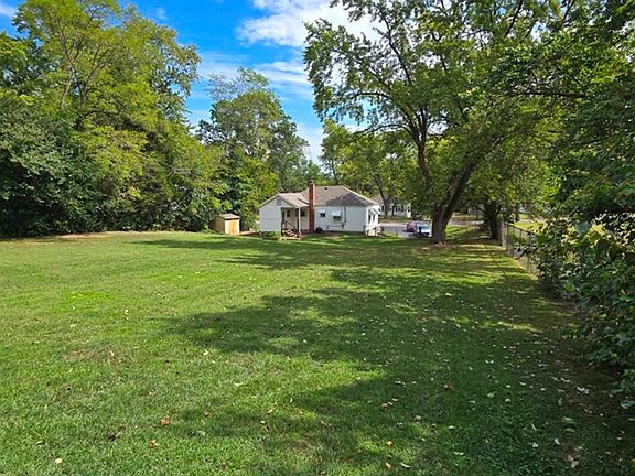 3rd image of 3513 Eastridge Ln