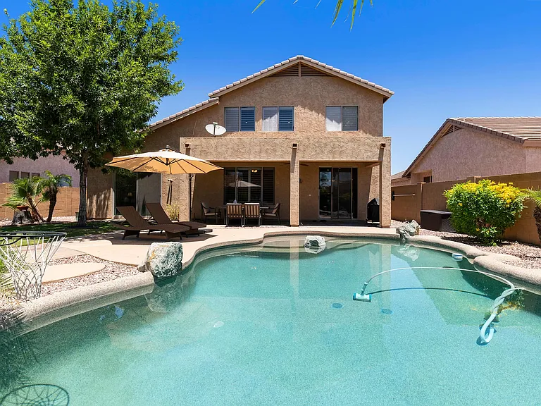 1425 E Morelos St — Photo 12