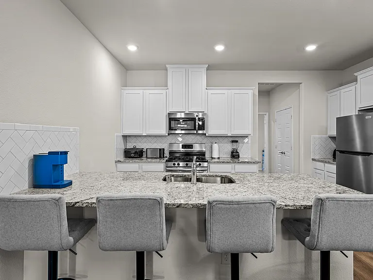 2304 Rosaline Dr — Photo 19