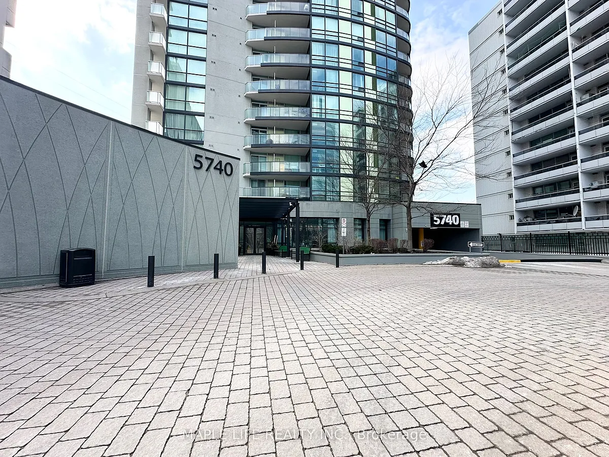 Building Photo - 5740 Yonge St #305