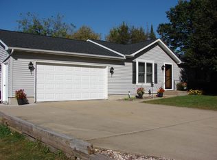 821 Pleasant St, Mineral Point, WI 53565