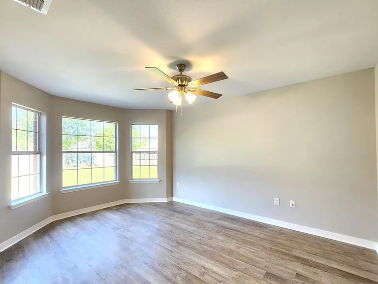 14031 Seymour Dr — Photo 19