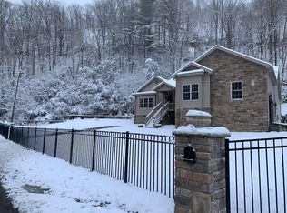 1852 Raccoon Rd, Raccoon, KY 41557