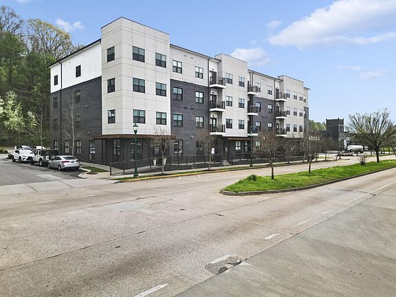 3rd image of 804 Riverfront Pkwy #302