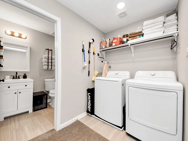 7963 Birmingham St — Photo 20