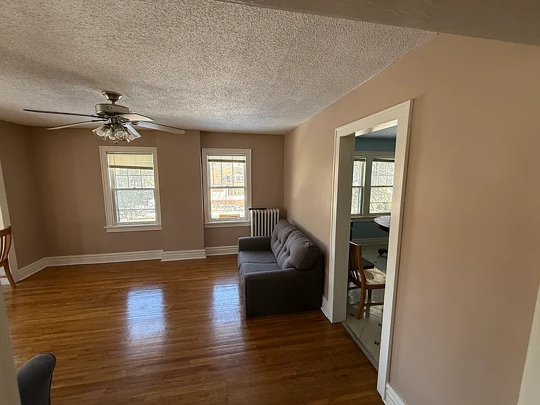 992 Wakefield Ave — Photo 6
