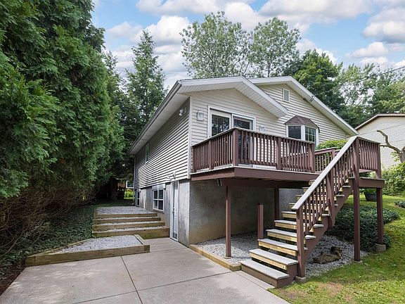 2nd image of 5455 Louise Ave