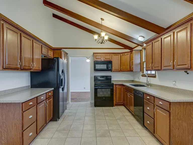 5413 Country Dr — Photo 9