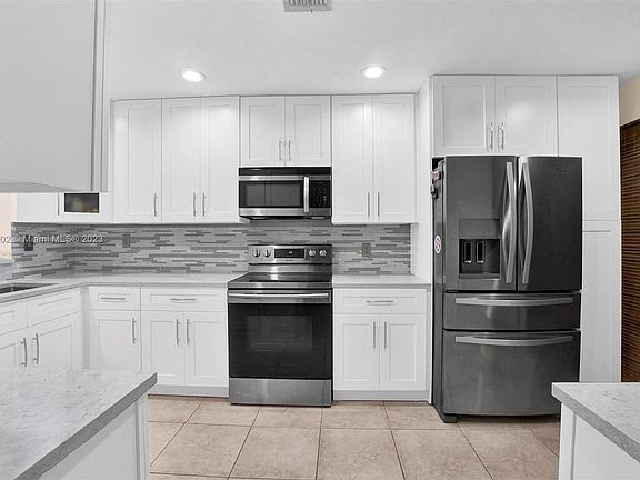 2nd image of 3926 Adra Ave #D-54
