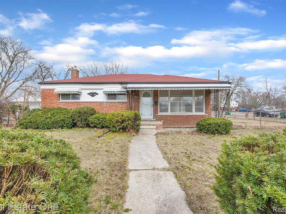1st image of 27418 Maplewood St