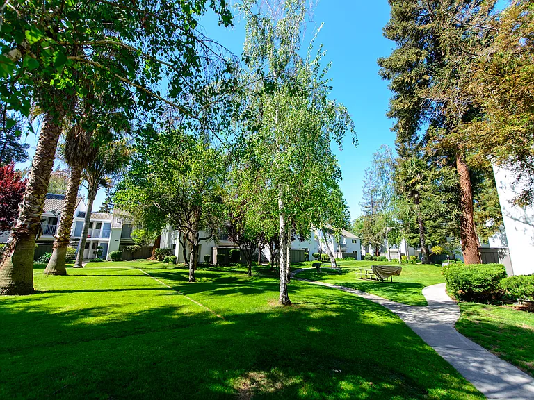 1055 N Capitol Ave #109 — Photo 3