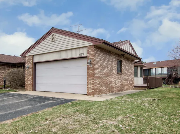 689 Gardenview Dr SW, Byron Center, MI 49315