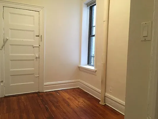 Rented by Metropolitan Equities | media 13