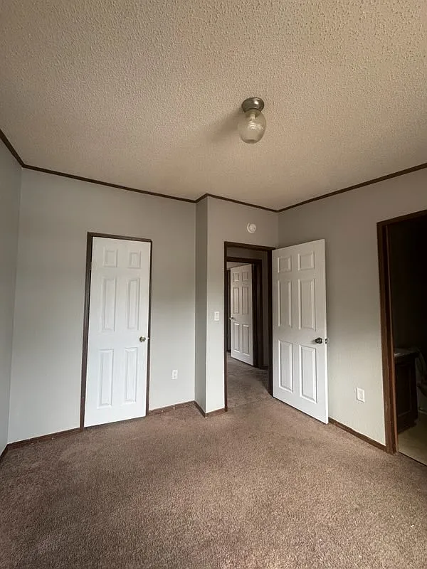142 Oak Street - 1 — Photo 4