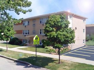 5600 S Narragansett Ave, Chicago, IL 60638