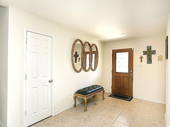 3rd image of 14777 Magnolia Ln