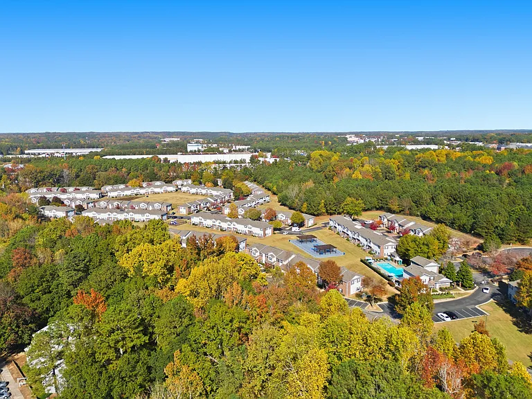 Battle Creek Village Townhomes — Photo 37