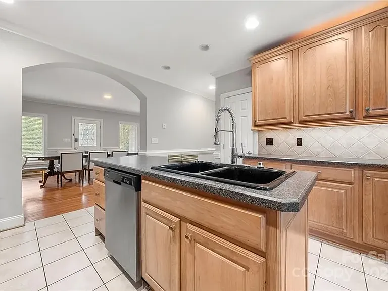 2545 Rea Rd — Photo 14