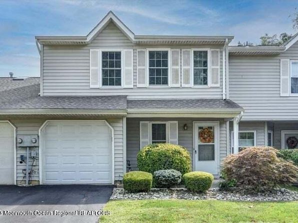 35 Breakwater Sq