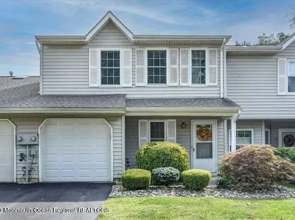 35 Breakwater Sq, Freehold, NJ 07728