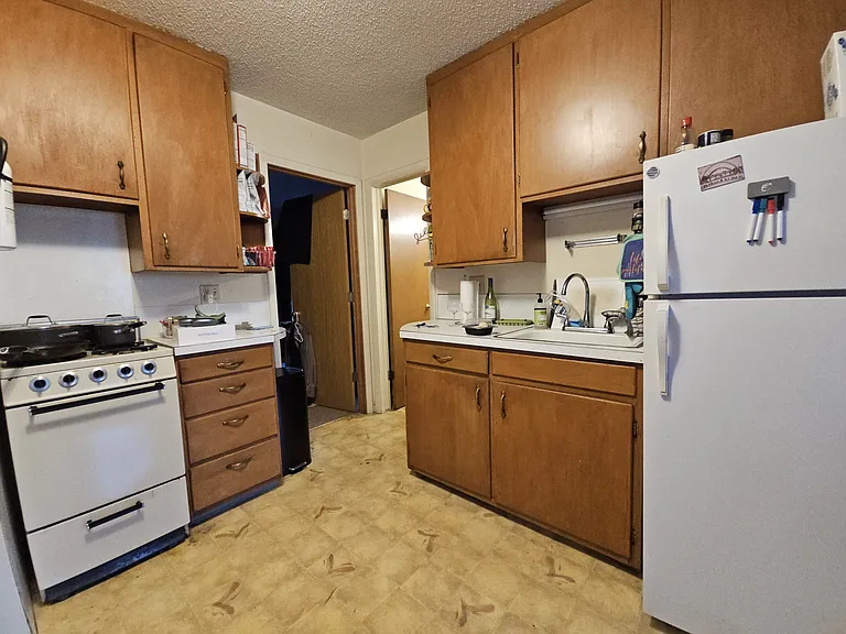 425 Bowery St #3 — Photo 2