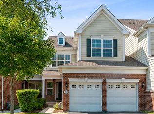 1112 Pine Valley Ct, Elgin, IL 60124