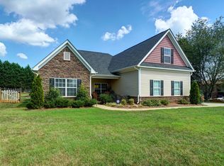 135 Brantley Acres Dr, Mooresville, NC 28117