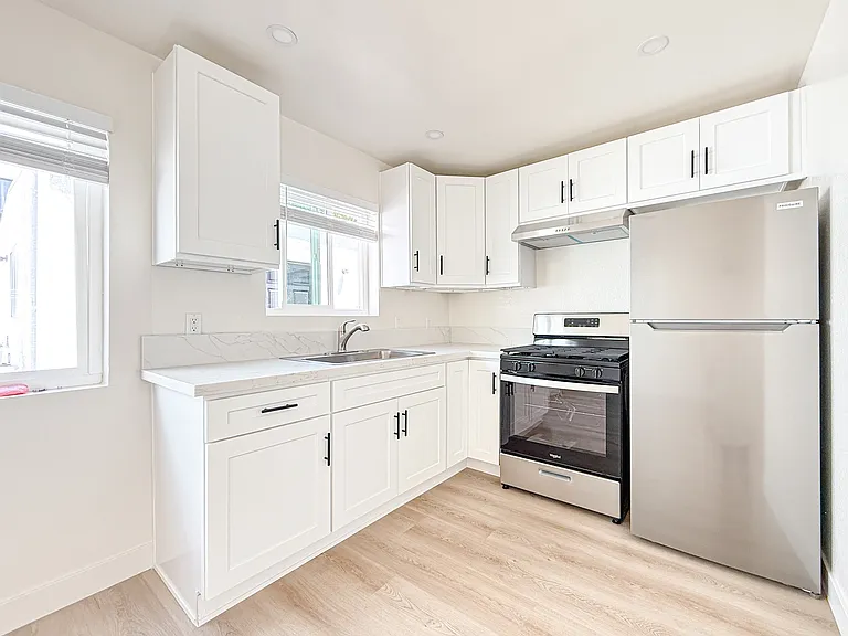 1162 Elm Ave #29 — Photo 6
