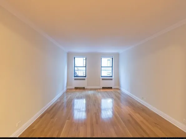 8 Gramercy Park South image 1 of 11