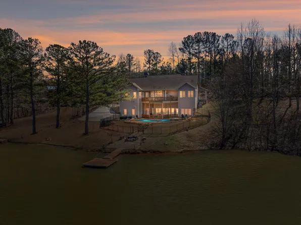 366 Barker Trail Rd, Cleveland, GA 30528