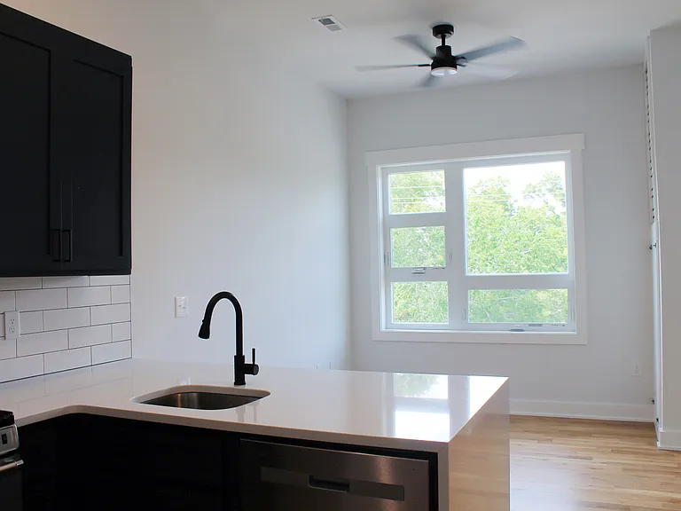 720 Castle St #304 — Photo 3