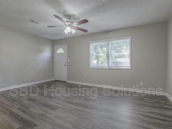 4th image of 6418 Rowland Ave