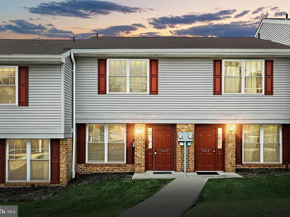 1665 Long Dr, York, PA 17406