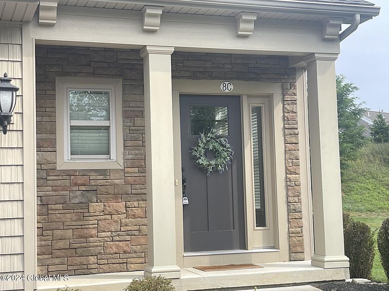 3rd image of 8C Inglewood Drive