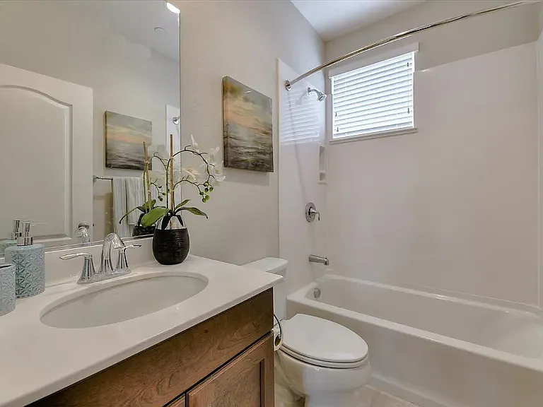 131 Hudson Pl — Photo 12