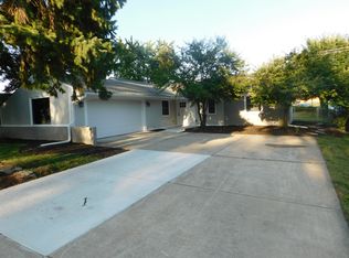 212 N Pinecrest Rd, Bolingbrook, IL 60440