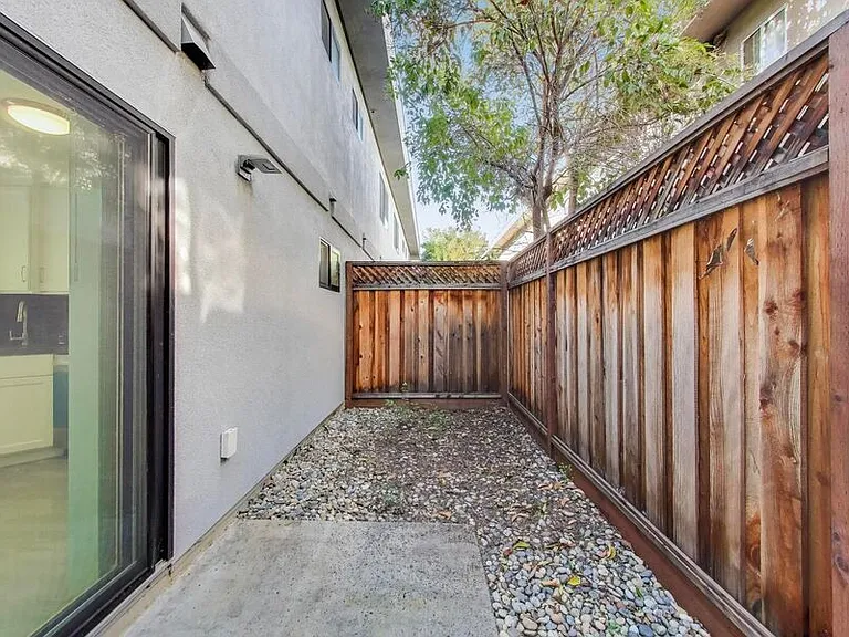 1654 Hollenbeck Avenue — Photo 16