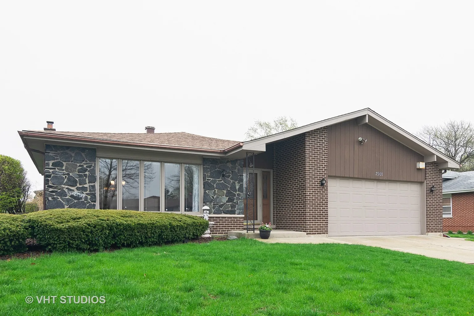 7901 Sawyer Rd photo 1
