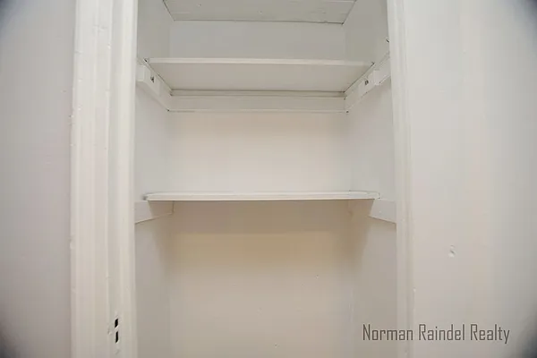 Rented by Norman Raindel, LREB | media 37