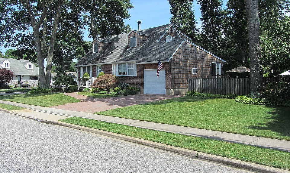 1st image of 1101 Lakeshore Dr