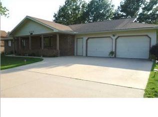 2105 Mound St, Winfield, KS 67156