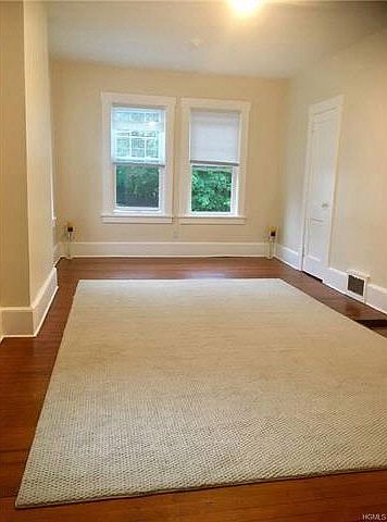 1st image of 114 E Main St