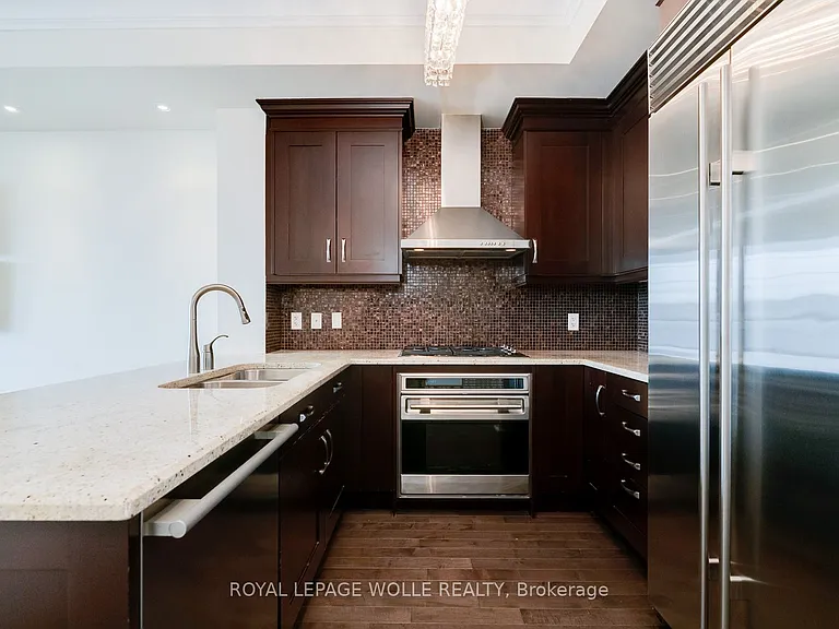 1717 Avenue Rd #307 — Photo 4